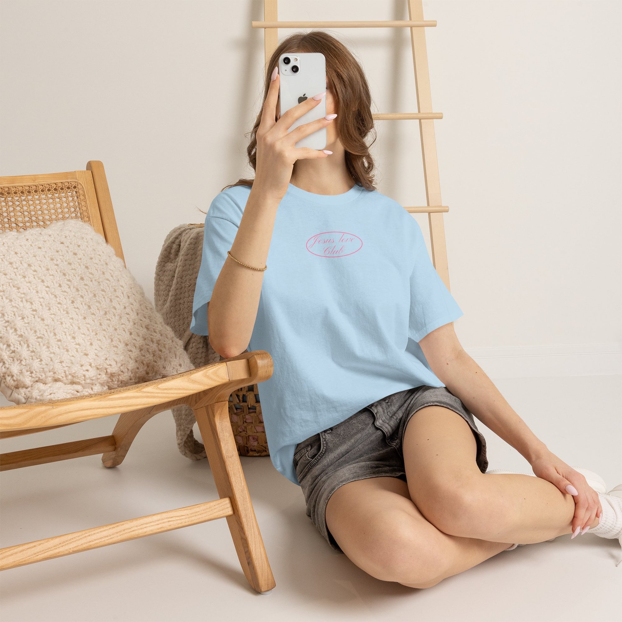 pink hand-drawn heart script tee | white t-shirt